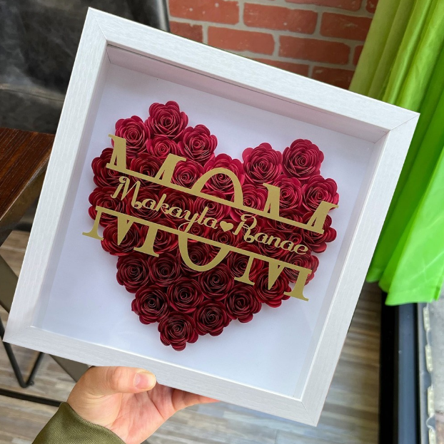 Custom MOM Green Rose Heart Shadow Box with Names - Personalized Floral Frame Wall Decor, Handmade Flower Gift for Mom, Mother's Day & Birthday Keepsake