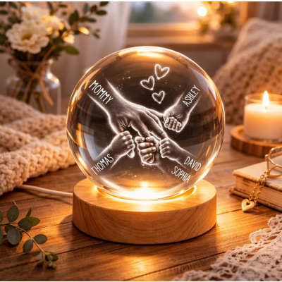 Personalized Family Hands 3D Crystal Ball Lamp, Custom 1-5 Names Engraved Night Light, Warm LED Wooden Base Table Lamp, Unique Birthday Mothers Day Christmas Gift for Mom Dad Wife Husband New Parents